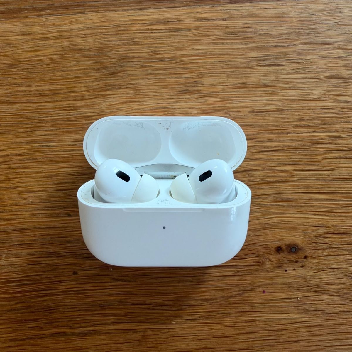 Apple Cuffie: Apple AirPods Pro (2. Generation) mit Lightning-Ladecase – Usato da Breitenbach venduto da lel_d98x 1