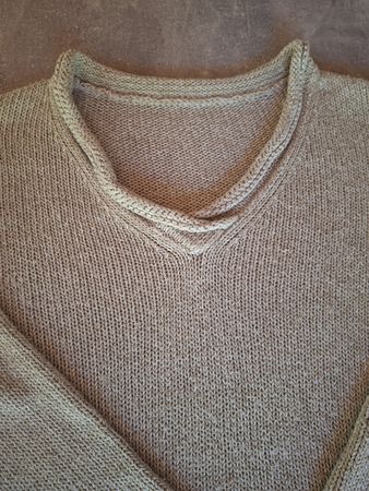 Pull col en V 63% coton taille L-XL