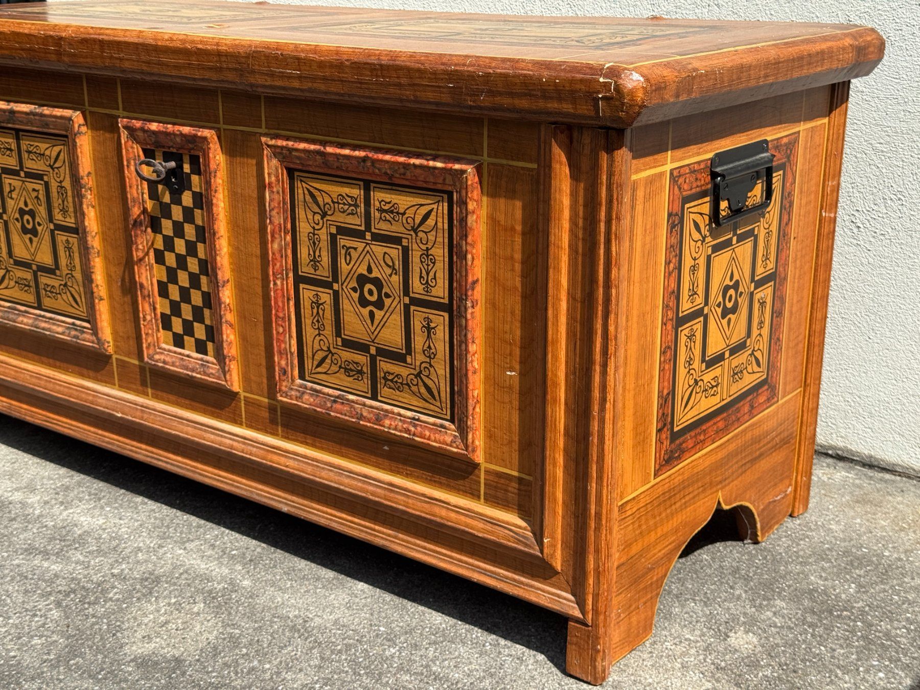 Truhen: Grand coffre ancien vers 1900 – Gebraucht aus Tramelan von lolopat 2