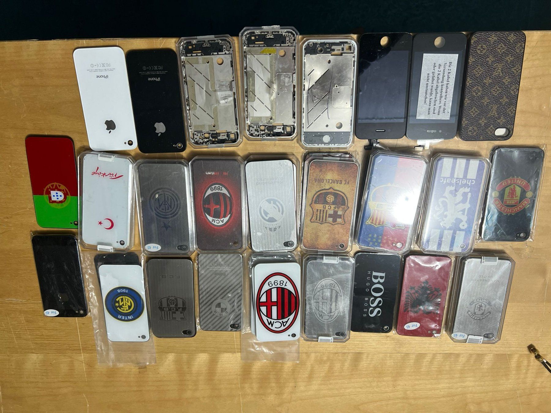 Apple Cover & Protezioni schermo: Iphone 4 / 4S Zubehör Bildschirm, Backcovers – Nuovo (secondo la descrizione) da Lupfig venduto da Pluribus