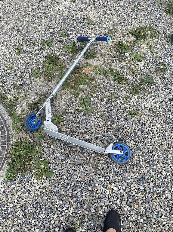 Kickboard: Gebrauchtes Kickboard – Usato da Bauma venduto da iri_xp7n