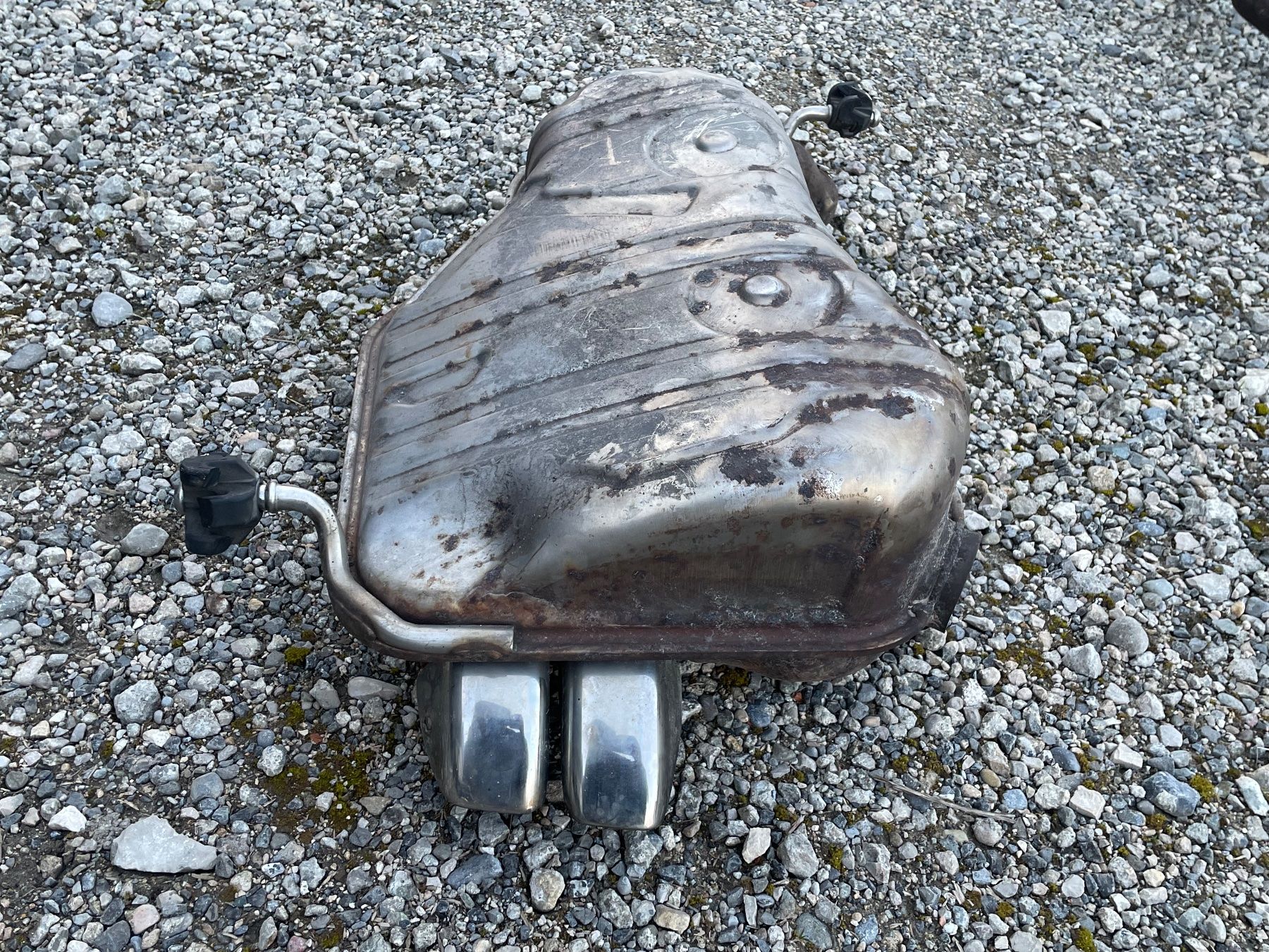Citroën Sistemi di scarico: Citroën C6 2.7 HDI : Endschalldämpfer – Usato da Gletterens venduto da XBHS7412 1
