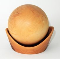 Dekorative, handgefertigte Holzkugel - Ø 12.0cm