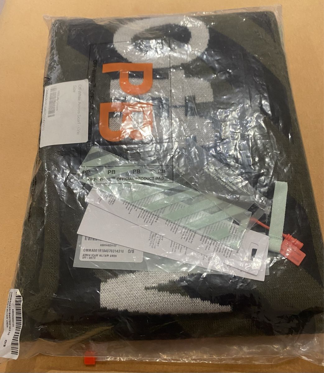 Off-White Foulard & Sciarpe: Off-White Schal 🧣 – Usato da Zollikerberg venduto da Jvac2 3
