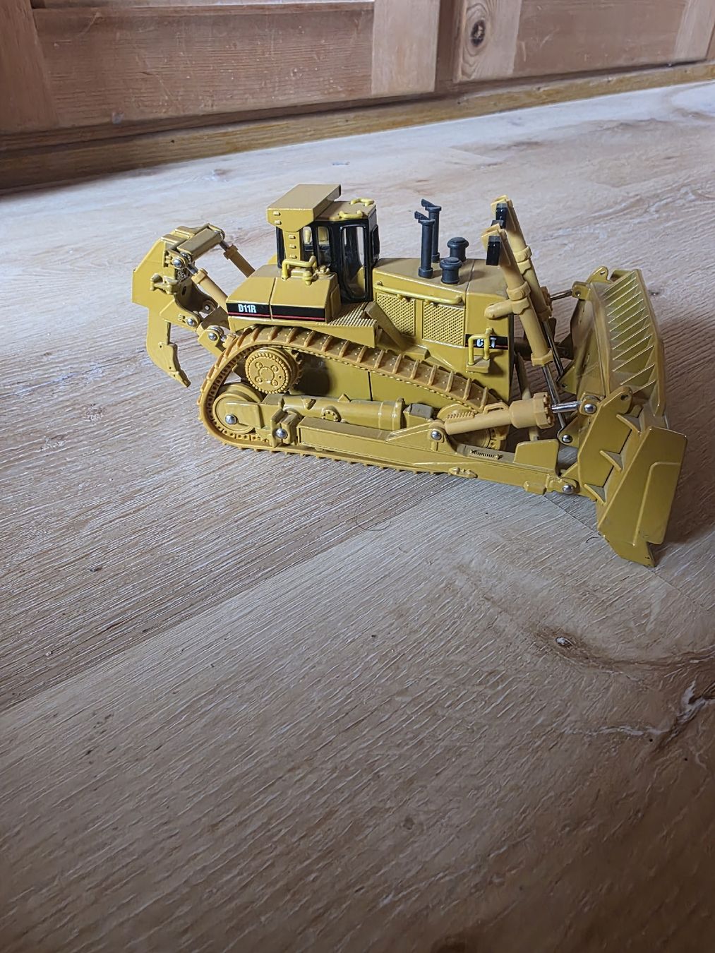 Caterpillar Modellbausätze & Standmodelle: Cat Bulldozer 1/50 – Gebraucht aus Mosnang von Fischli730
