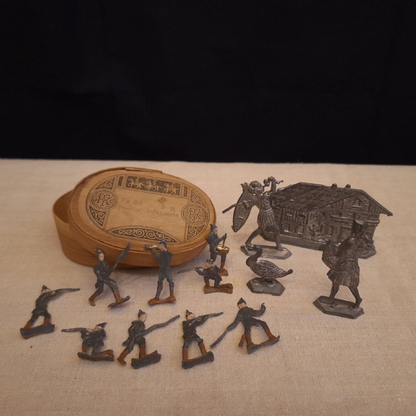 Spielzeuge: Versand möglich! Alte Spielfiguren – Gebraucht aus Winterthur von Goldpipau