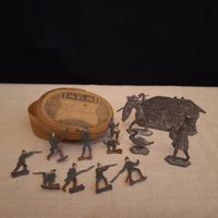 Versand möglich! Alte Spielfiguren