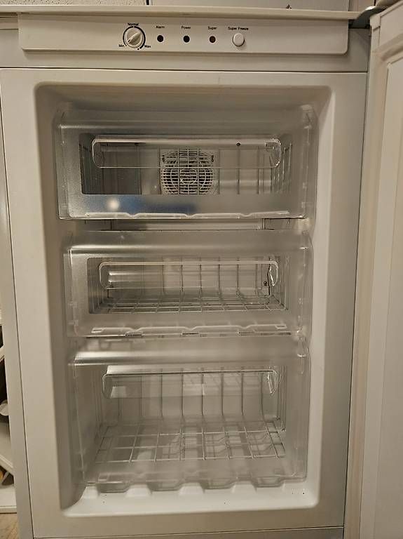 Gefrierschrank: Tiefkühler – Gebraucht aus Langwiesen von Silgal 1