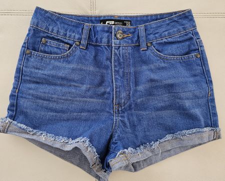 Coole Jeans Hotpants / Shorts FB Sister XS, Top Zustand!