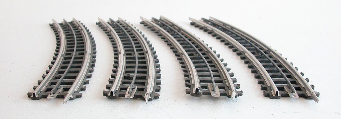Trix Modellini di ferrovie: Trix Express 30 Gleisstücke gebogen Spur H0 – Usato da Oberwil BL venduto da Klang 2