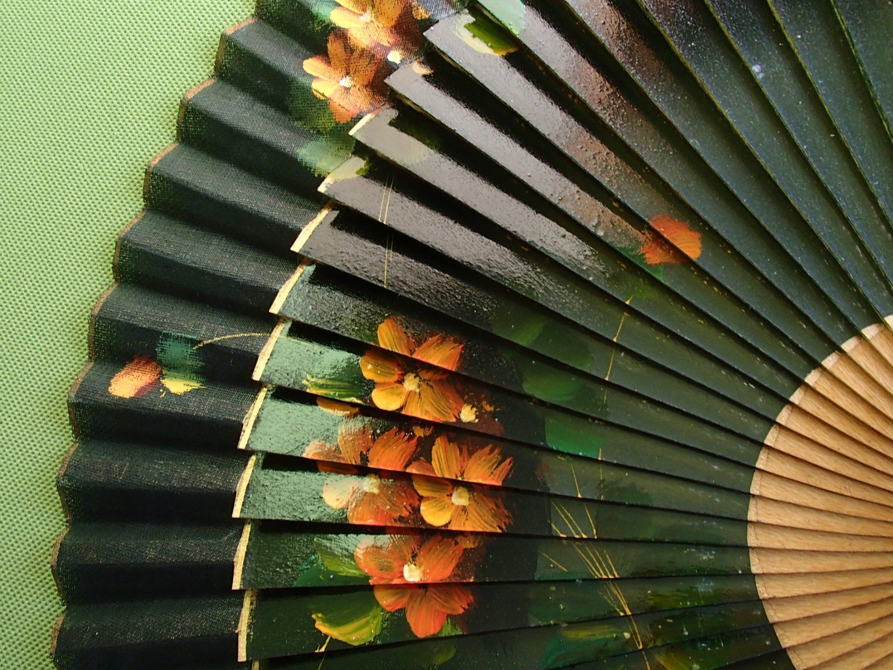 Toutes les décorations: Fächer mit Blumenmuster – D'occasion à Schöfflisdorf par pullux 2