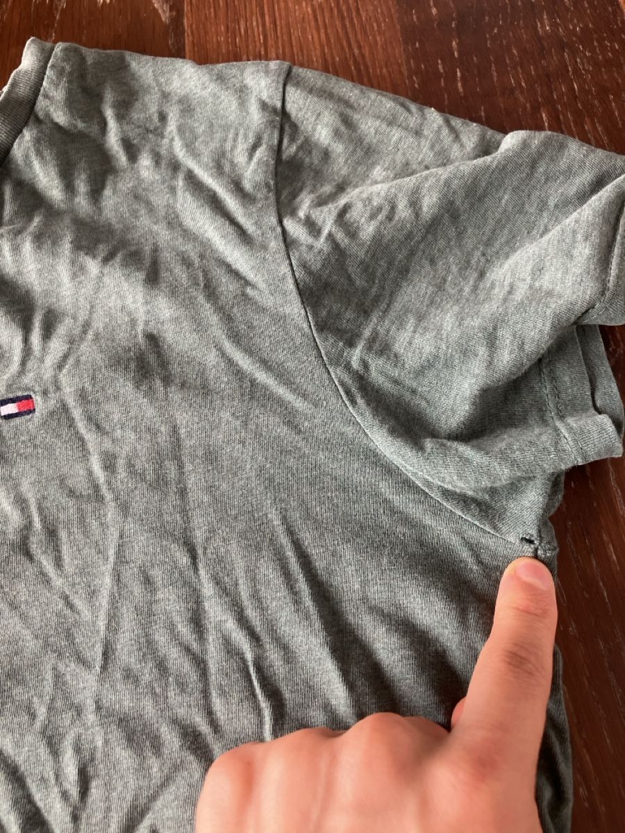 Tommy Hilfiger T-shirt: Tommy Hilfiger T-Shirt – Usato da Unterstammheim venduto da dbo_5dgb 4