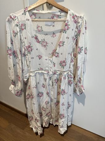 ASOS Sommerkleid Gr. 38 mit Rosenmuster - Top Zustand!