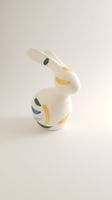 Speedy Hase sitzend Bunt Weiss Porzellan