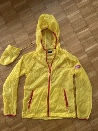 Trollkids Windjacke Gr. 140, gelb, neuwertig 💛🌧️