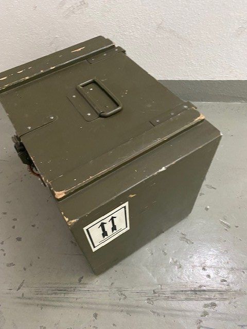 Attrezzatura & Pezzi di ricambio: MILITÄRKISTE   CH ARMEE – Usato da Chur venduto da silbermon 1