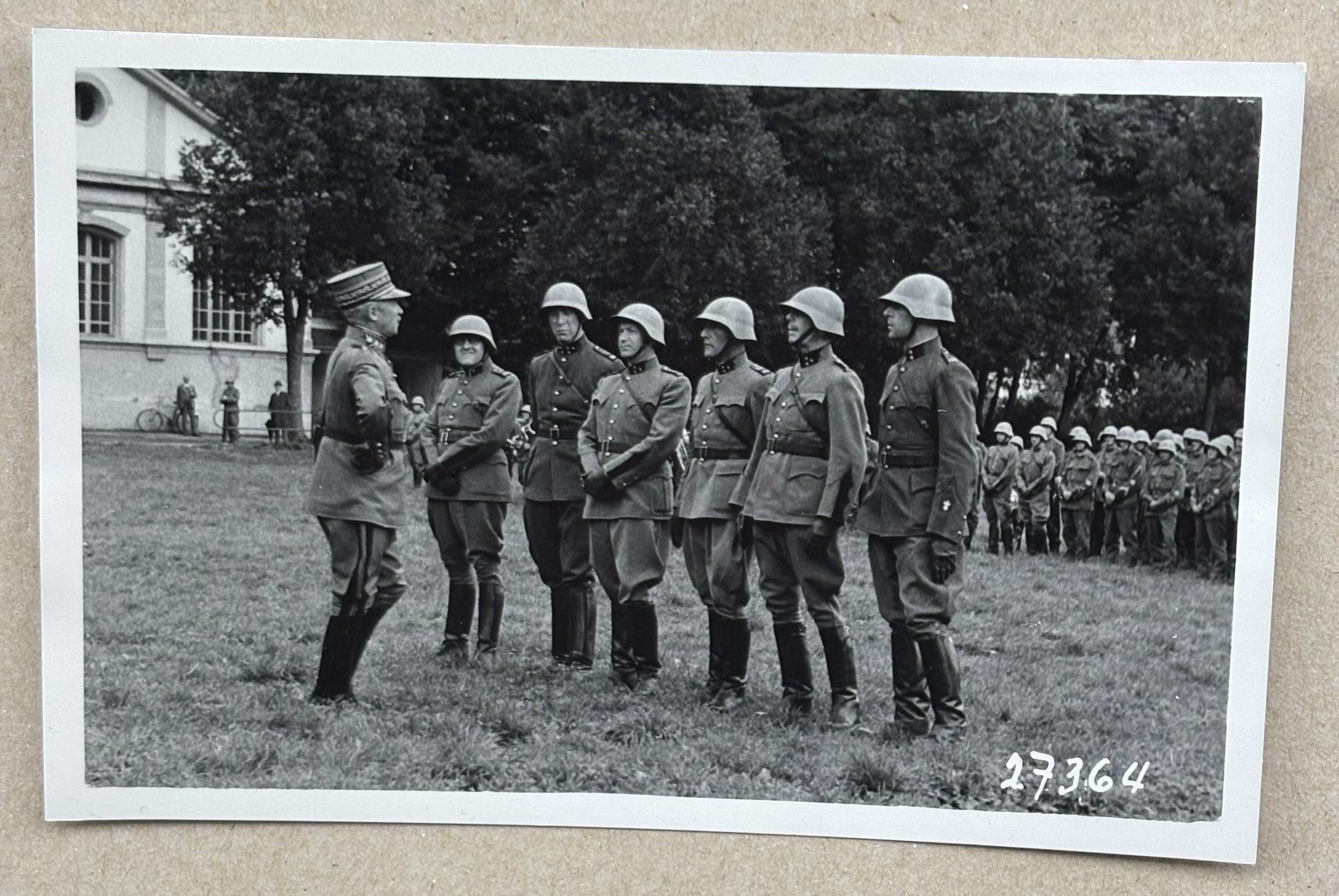 Ansichtskarten: ANSICHTSKARTE SCHWEIZER ARMEE GENERAL GUISAN IM FLEDE – Gebraucht aus Ostermundigen von Wyatt-Earp
