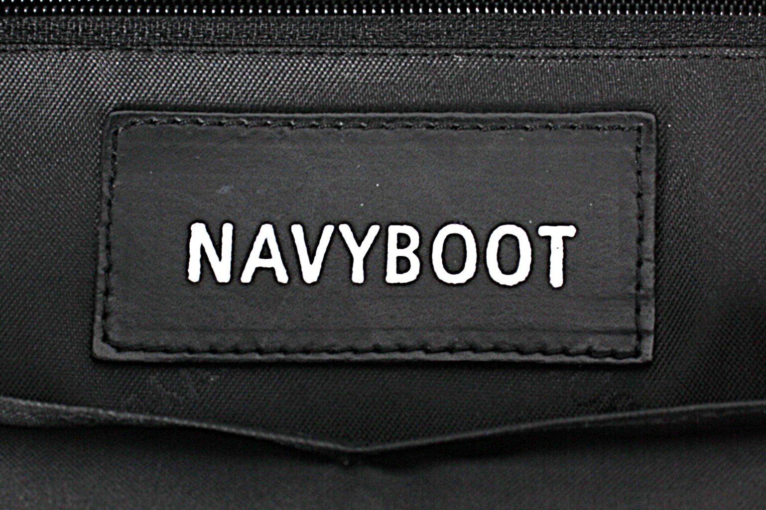 Navyboot Taschen für Damen: NAVYBOOT Leder Handtasche in Schwarz – Gebraucht aus Zollikofen von Restwert_Zollikofen 2