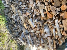 Trockenes gemischtes Brennholz, Chemineéholz