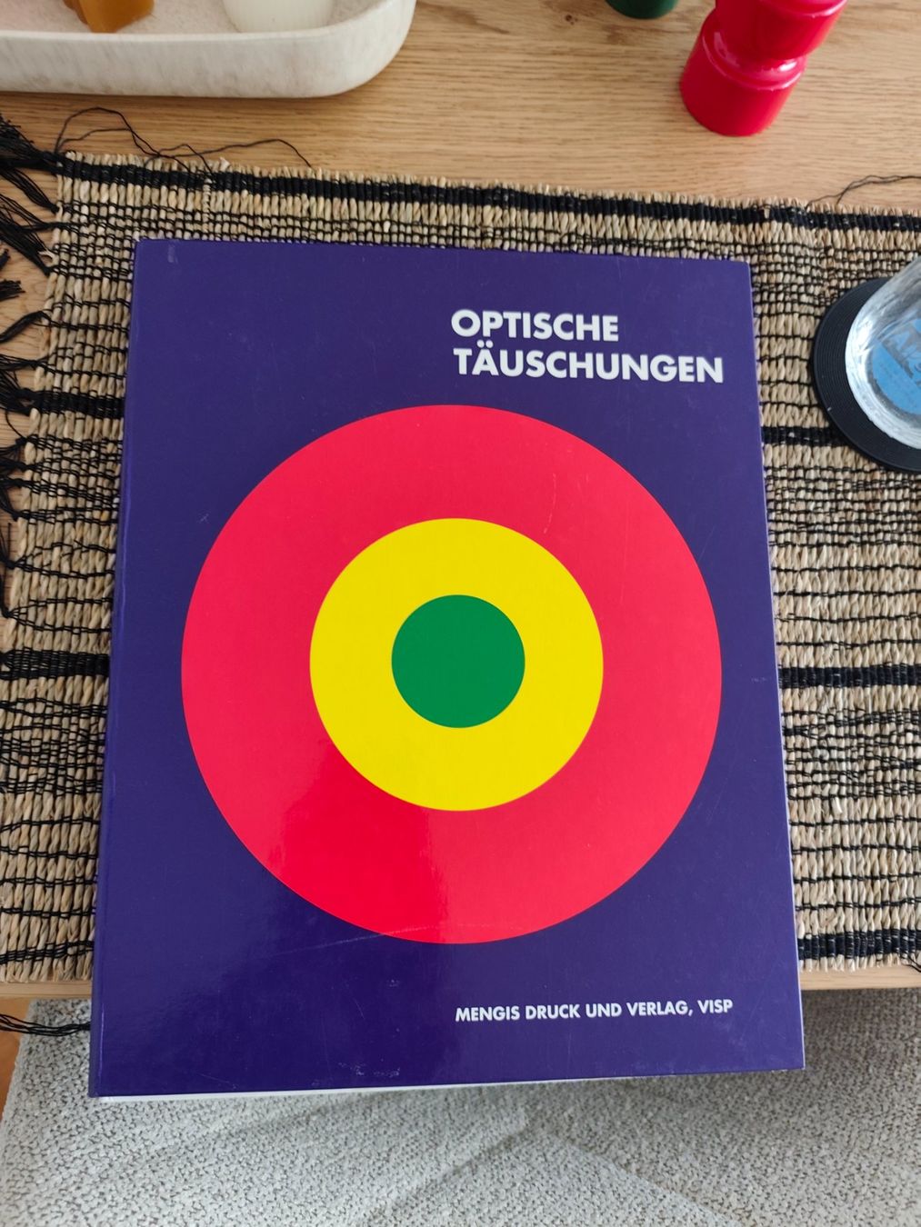 Libri: Ouvrage Op art et illusions d'optique – Usato da Montreux venduto da LeVintage33 1