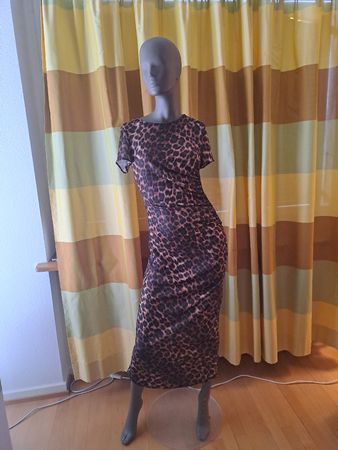 MNG Kleid mit Raffung Leo Print kurzarm Gr. S guter Zustand