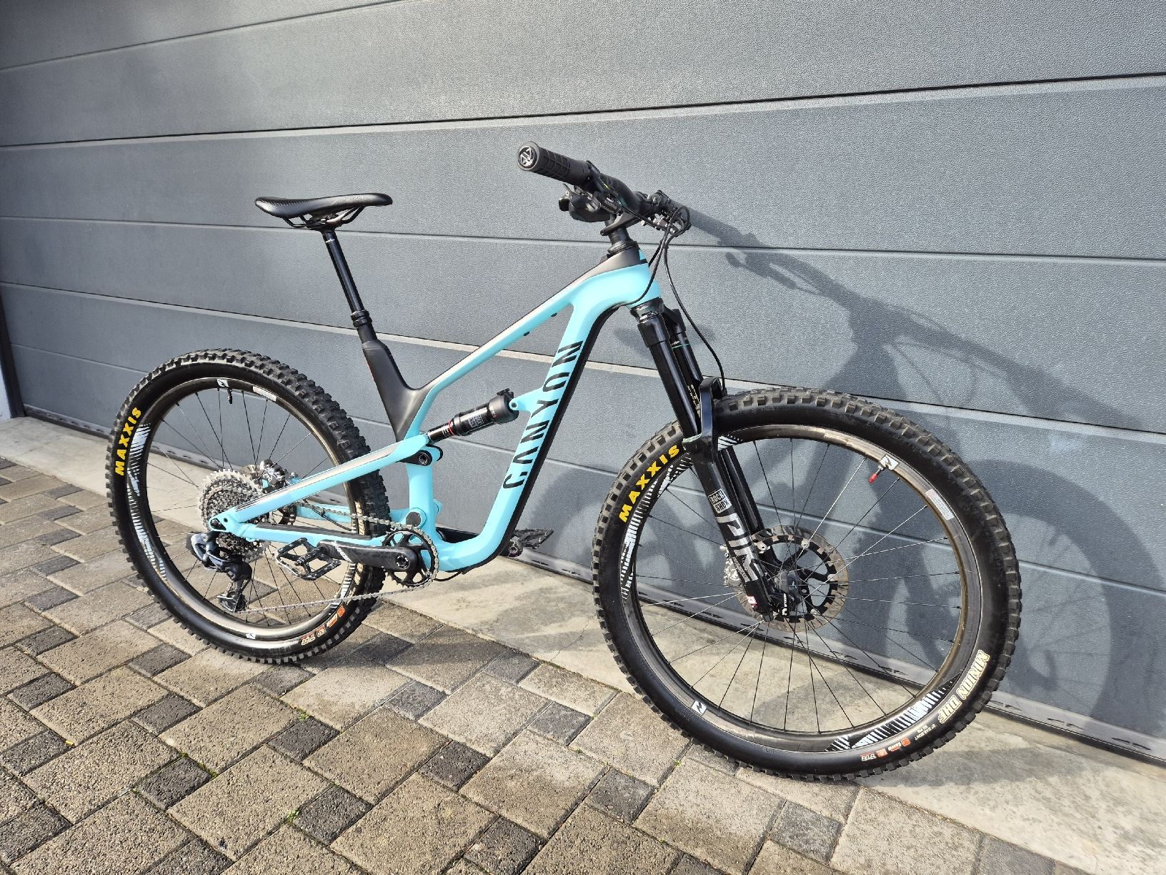 Canyon Biciclette: Canyon Spectral CF 9.0 mit neuem Rahmen – Usato da Hosenruck venduto da Powerfrosch 1