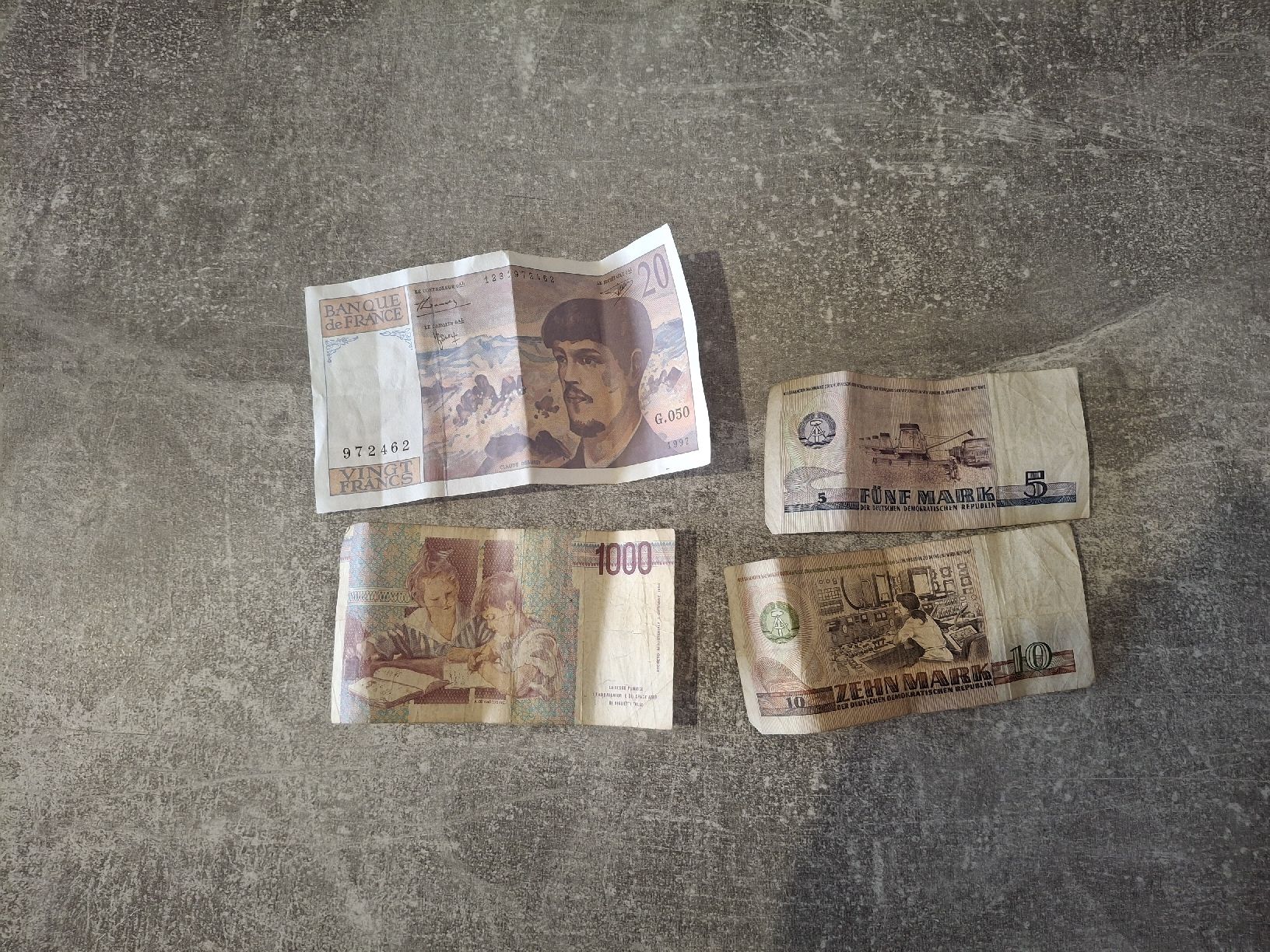 Banconote: Lot de billets étrangers et pièces suisse – Usato da Morges venduto da ProfesseurJones 2