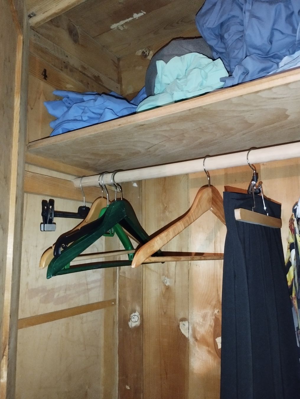 Armadi: Ancienne armoire sapin massif – Usato da Némiaz (Chamoson) venduto da Patoshi 6