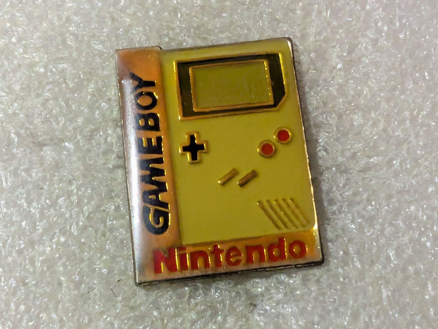 Plaketten & Abzeichen: Ansteckpin 122: Nintendo Gameboy – Gebraucht aus Oppligen von Pin-Fall-Shop