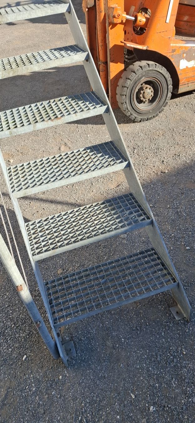 Scale: Treppe mit Podest und Geländer – Usato da Reichenbach i. K. venduto da Wskorpion 5