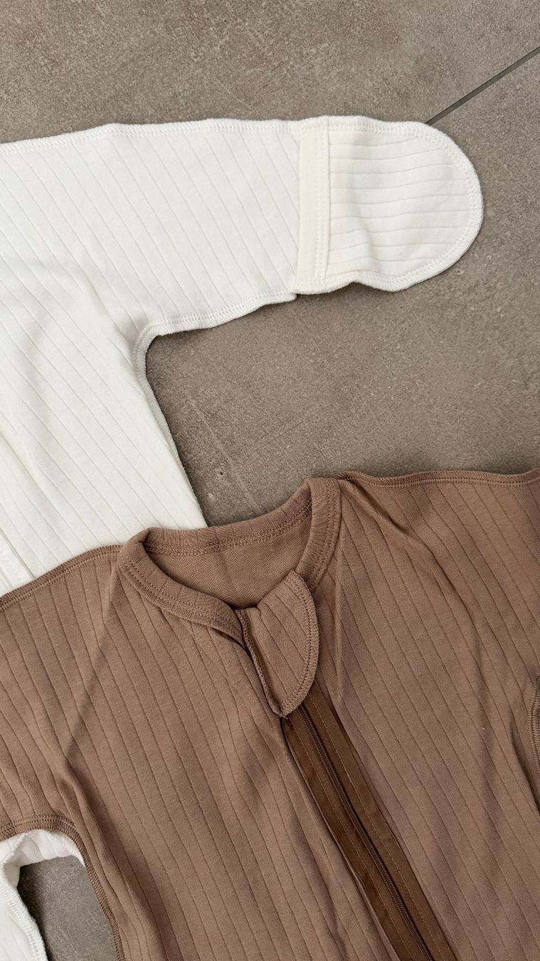 Pigiama & Simili: 2 pyjamas for newborn baby – Nuovo (secondo la descrizione) da Lugano venduto da _tuttifrutti_ 1