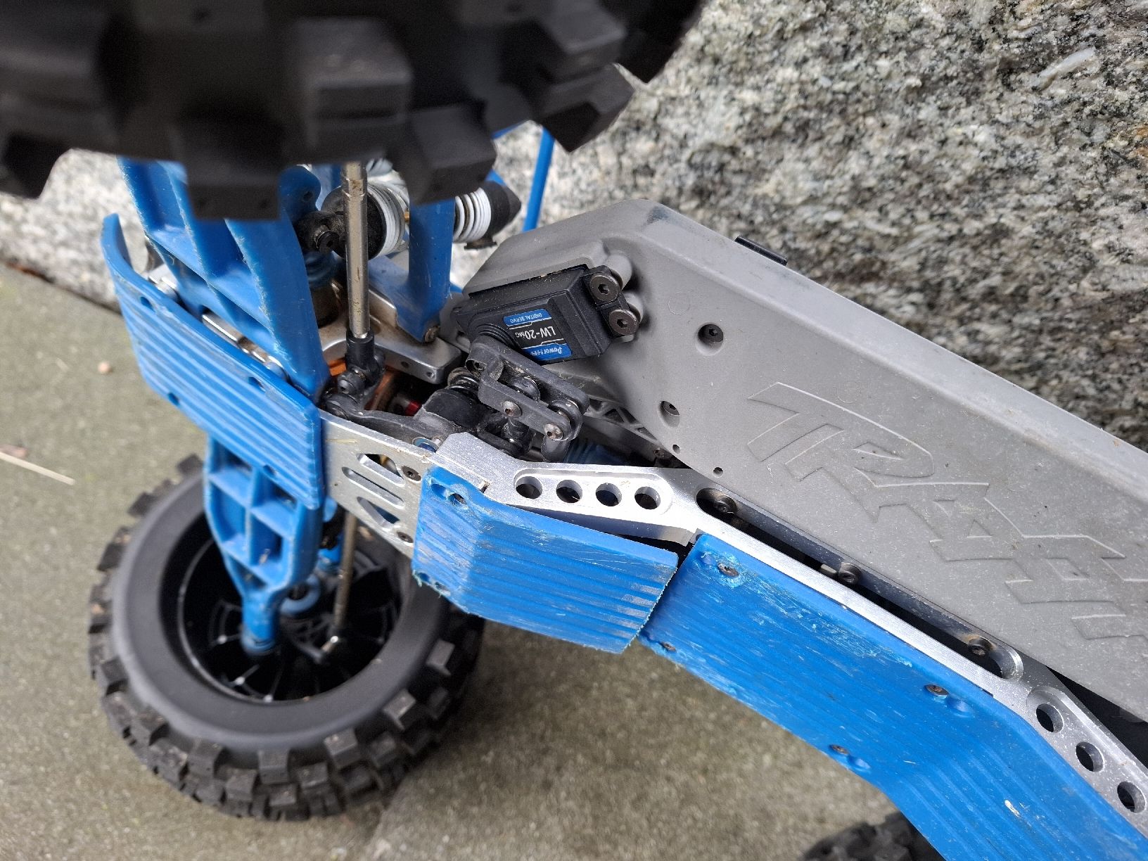 Traxxas RC Modellbau: Traxxas E-Maxx  1:8 – Gebraucht aus Schöftland von Eichboy 7