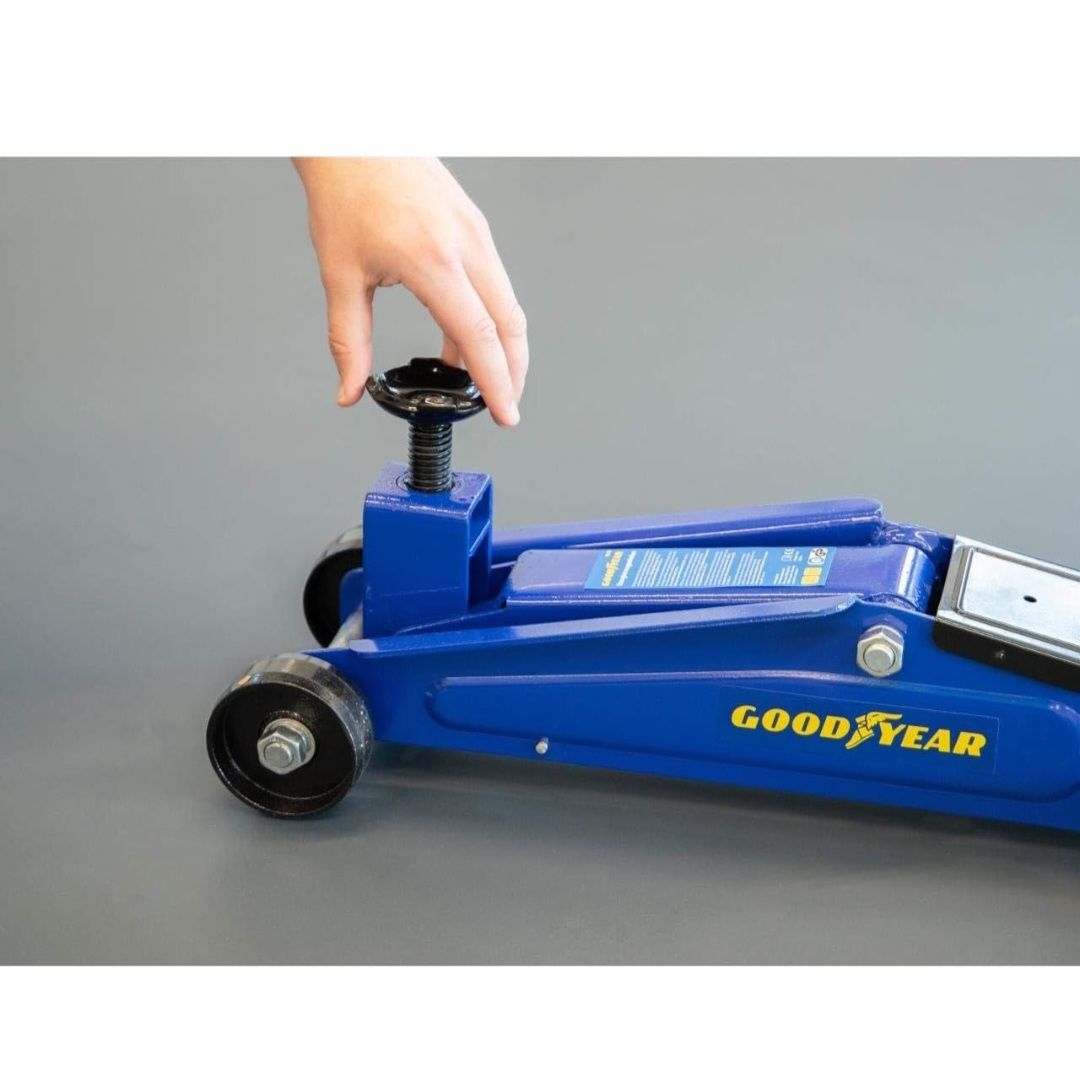 Goodyear Tutti gli attrezzi: Goodyear Rangierwagenheber – Usato da Allschwil venduto da DD4123 1