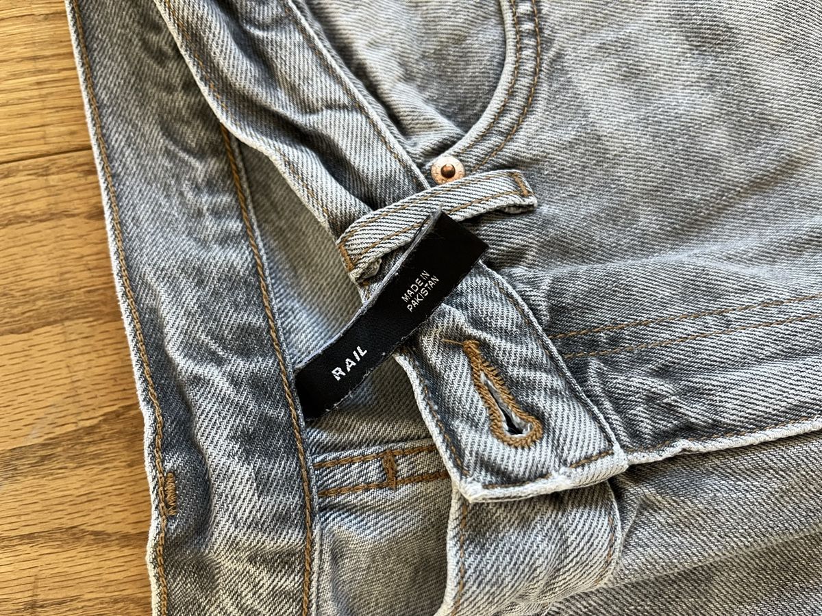 Weekday Jeans: Rail Weekday Jeans 29/34 grau – Usato da Kilchberg ZH venduto da jeanne.00 1