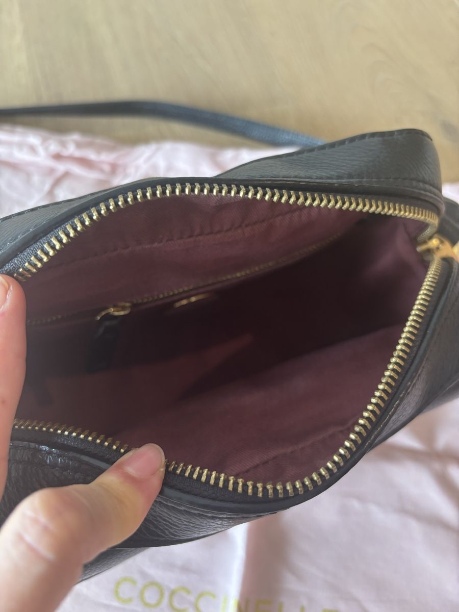 Coccinelle Sacs femmes: Coccinelle Handtasche, schwarz – D'occasion à Schönenberg ZH par CorsoBaccarini 3