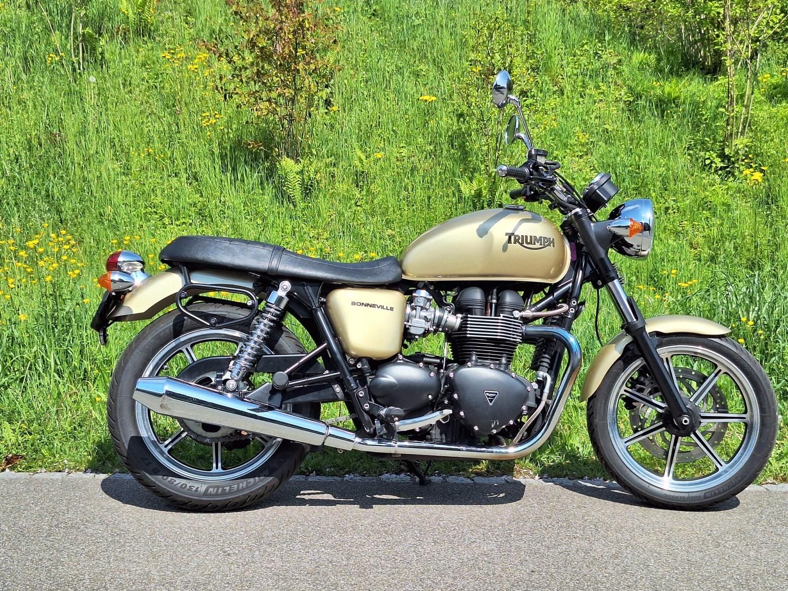 Triumph Route: Triumph Bonneville 900i – D'occasion à Meggen par Kailein 2