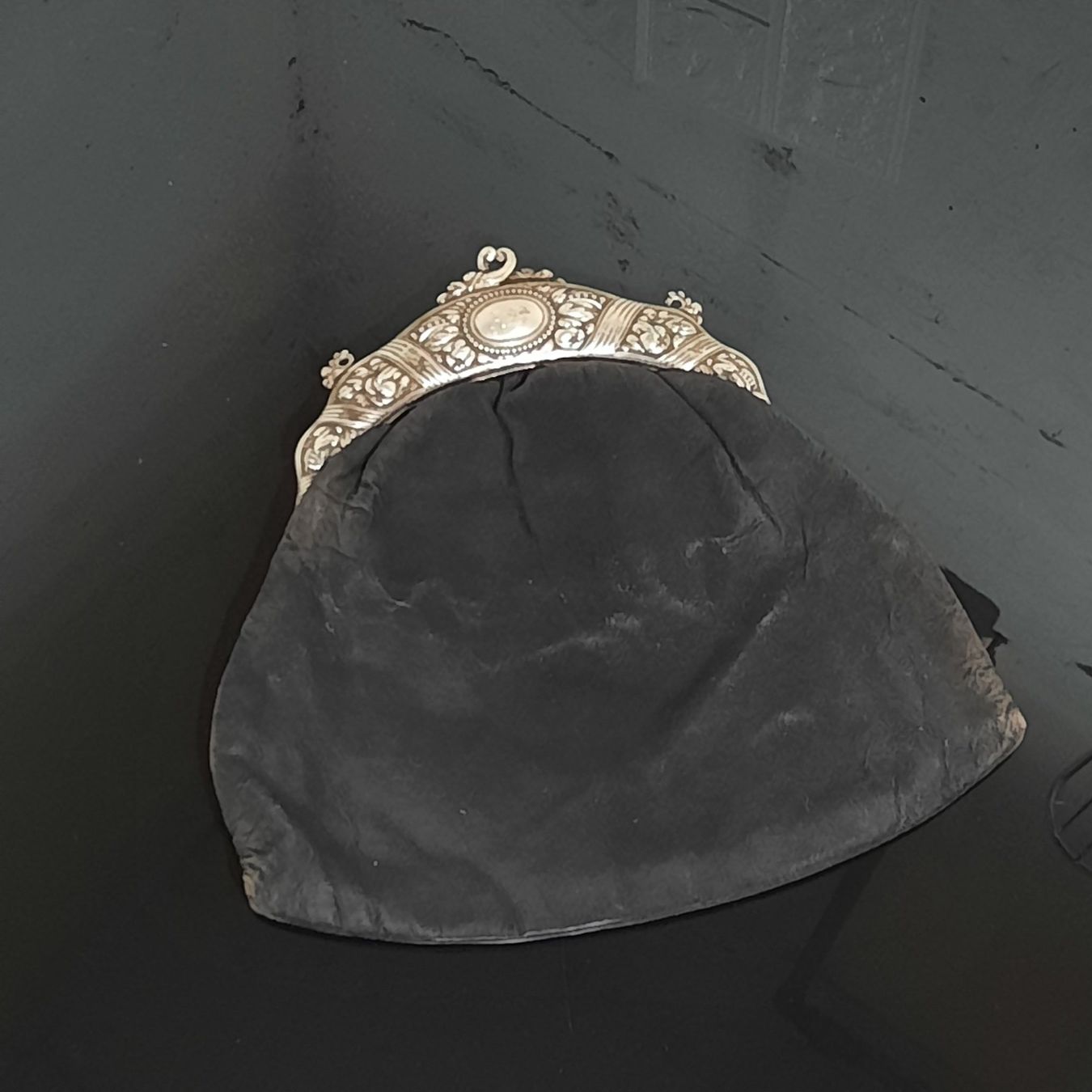 Chemises: Klassische Tasche mit harmonischem Design – D'occasion à Unterägeri par Altgoldschmuck