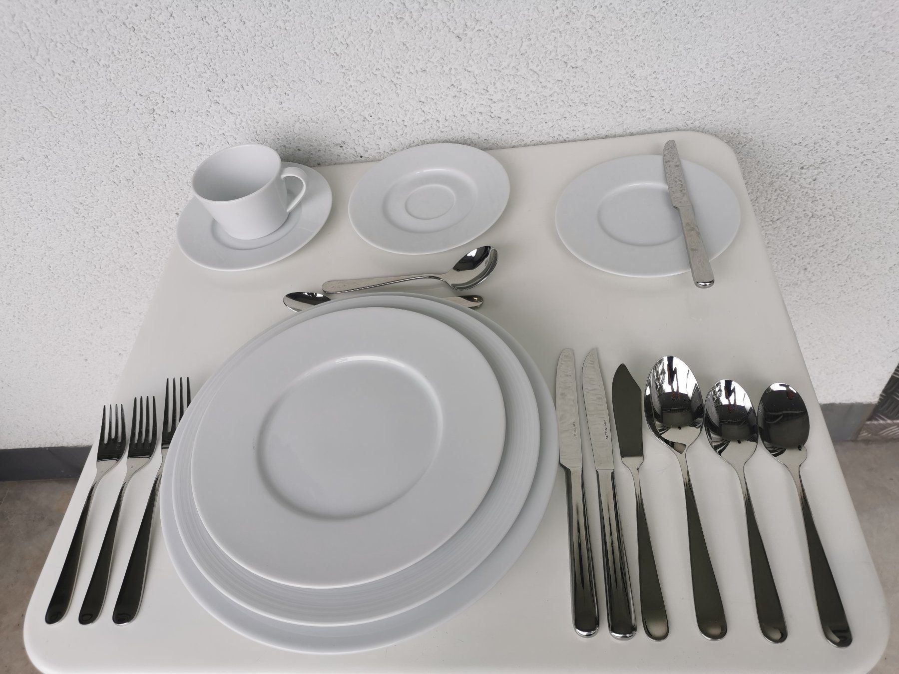 Set di piatti: Wunderschönes 31-tlg. Geschirr-Set – Nuovo (secondo la descrizione) da Dietikon venduto da Branquinha1981 4