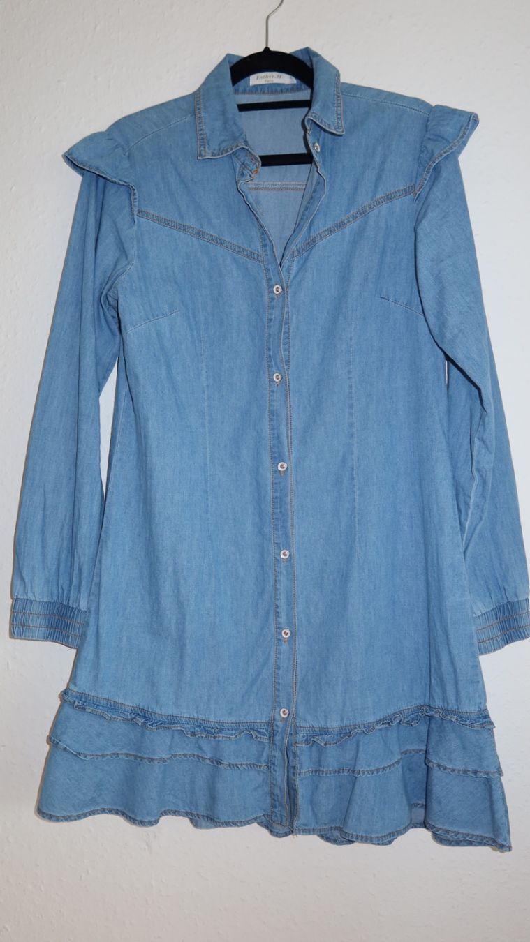 Vestiti: Jeans-Kleid mit Rüschen, Grösse S – Nuovo (secondo la descrizione) da St. Gallen venduto da jul_5skb