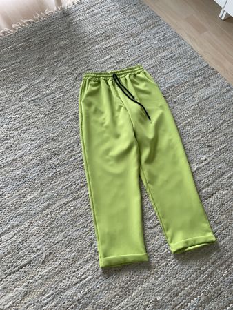 Benetton , grüne Hose mit Gummizug – Gr. S. Neu!!