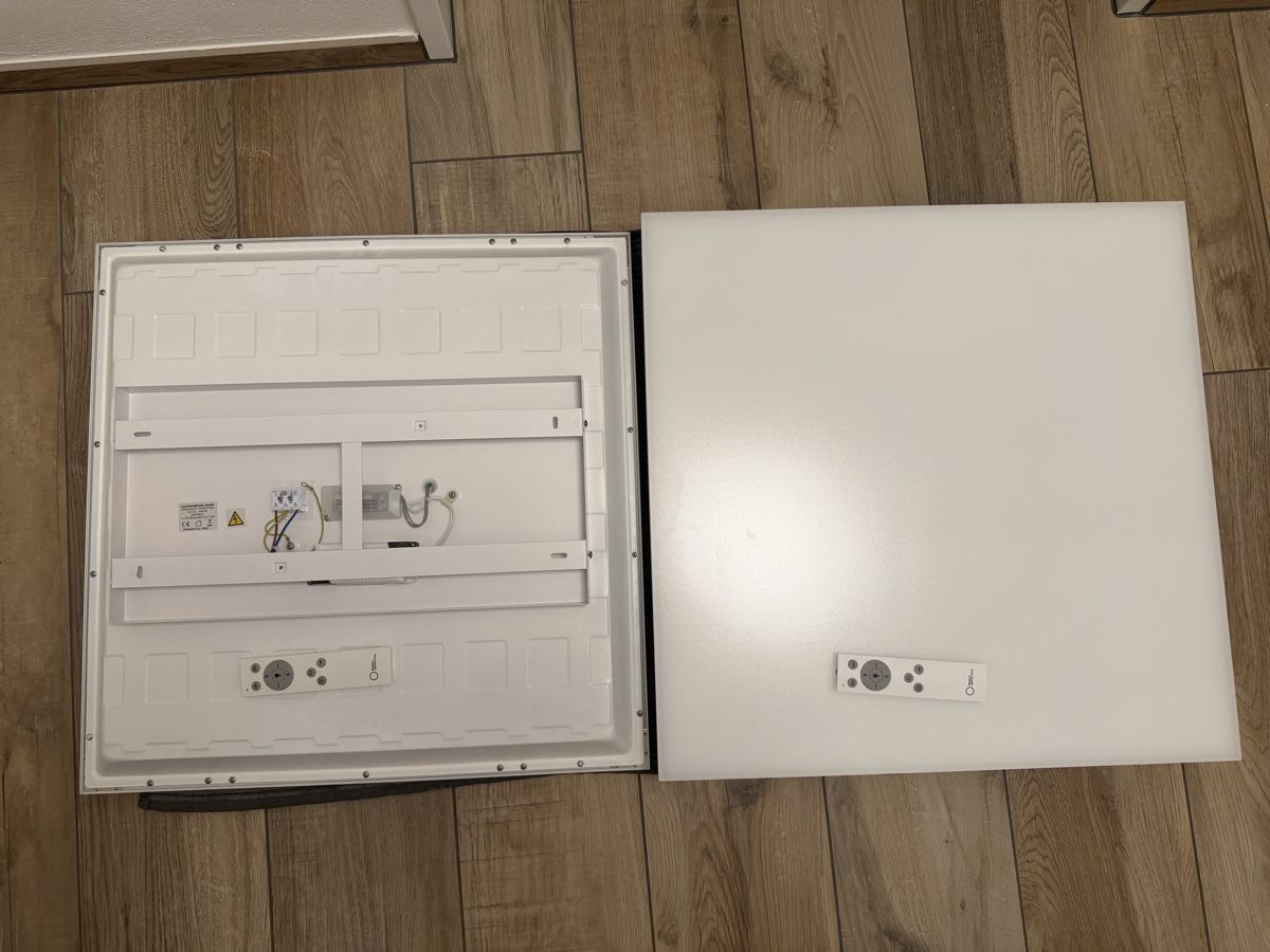 Lampadari & plafoniere: Zwei LED Deckenleuchte 60x60cm  – Usato da Sarmenstorf venduto da luc_vh82 1