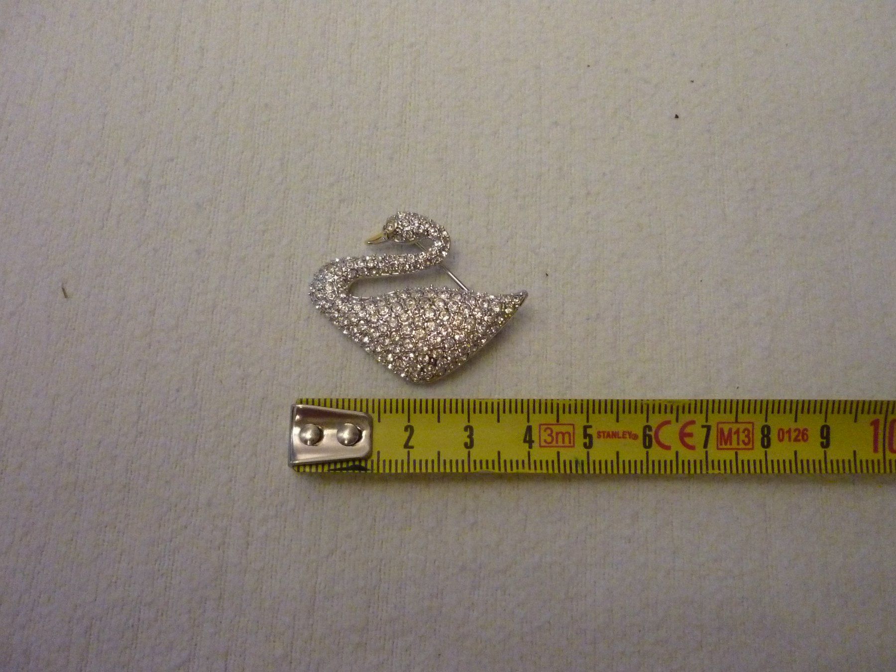 Swarovski Spille & Fermagli: Swarovski Brosche Schwan – Usato da Vaduz venduto da red94angel 2
