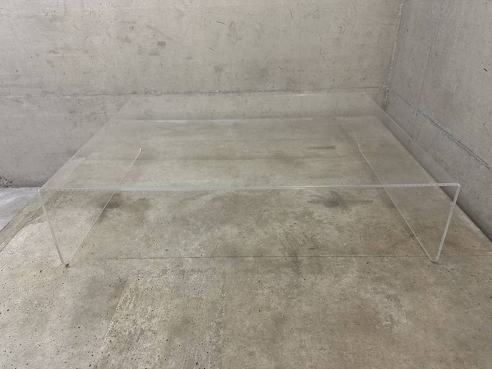 Altro per Ottica: Kleiner Plexiglas Couchtisch – Usato da Au ZH venduto da Xtal 2
