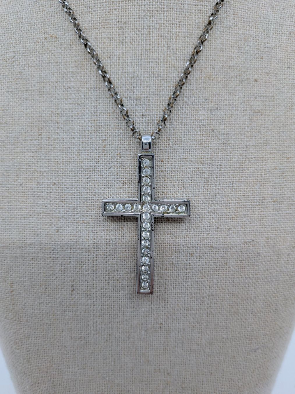 Swarovski Catenine: Swarovski Halskette mit Kreuz – Usato da Emmen venduto da magelan 1
