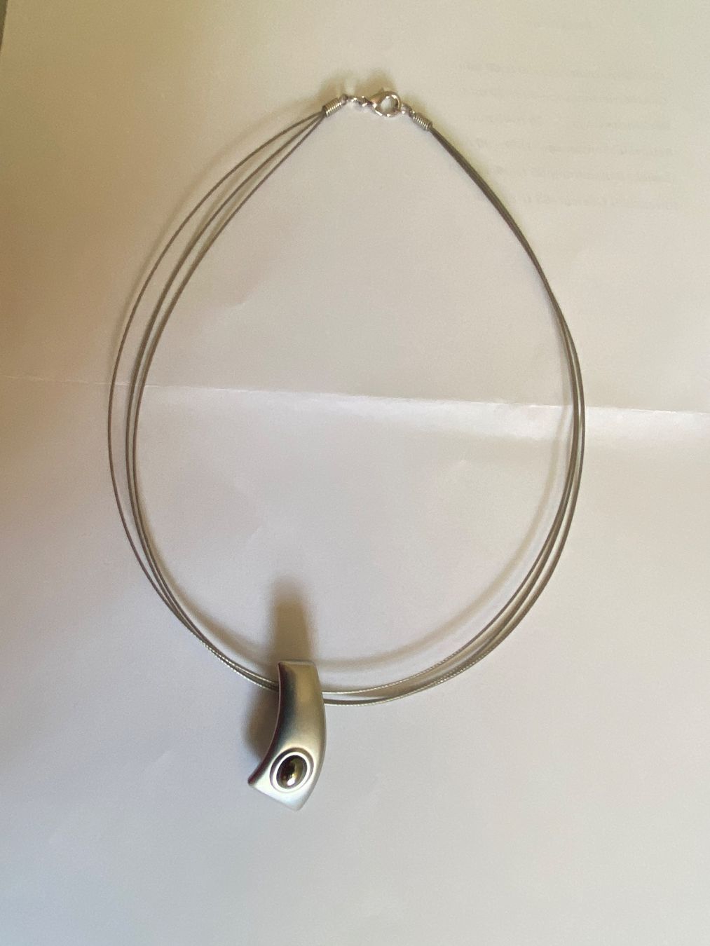 Catenine: Colier mit hematite Anhänger – Usato da Liestal venduto da marieugenia 2