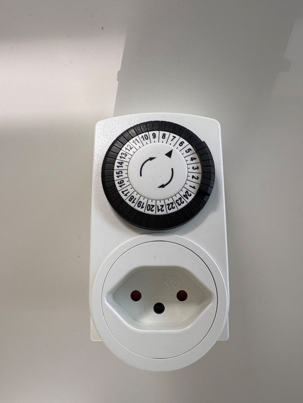 Stecker: Prise programmable mécanique  - mechanical timer – Gebraucht aus Lausanne von opi_92cn 5