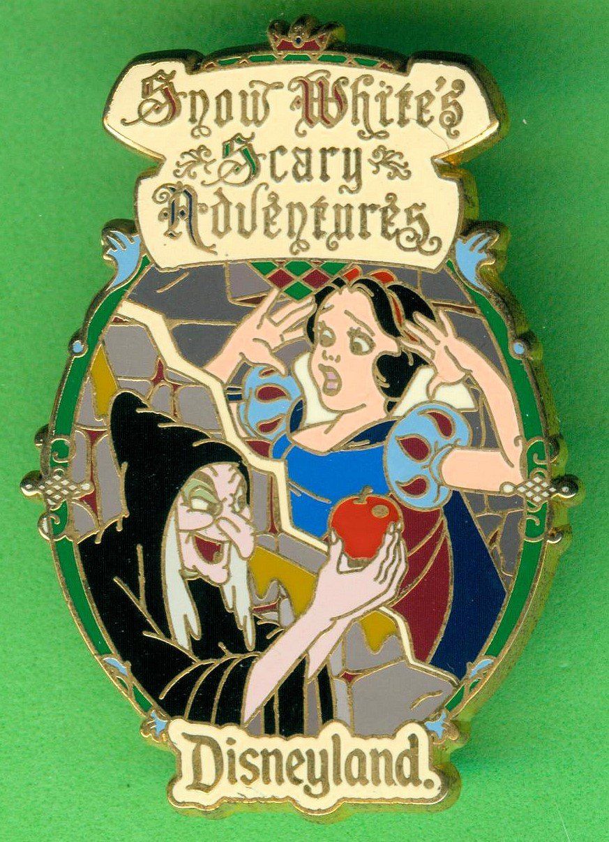 Disney Placchette & Badge: DISNEY  Schneewittchen  + BÖSE KÖNIGIN – Usato da Winterthur venduto da Sammleroase