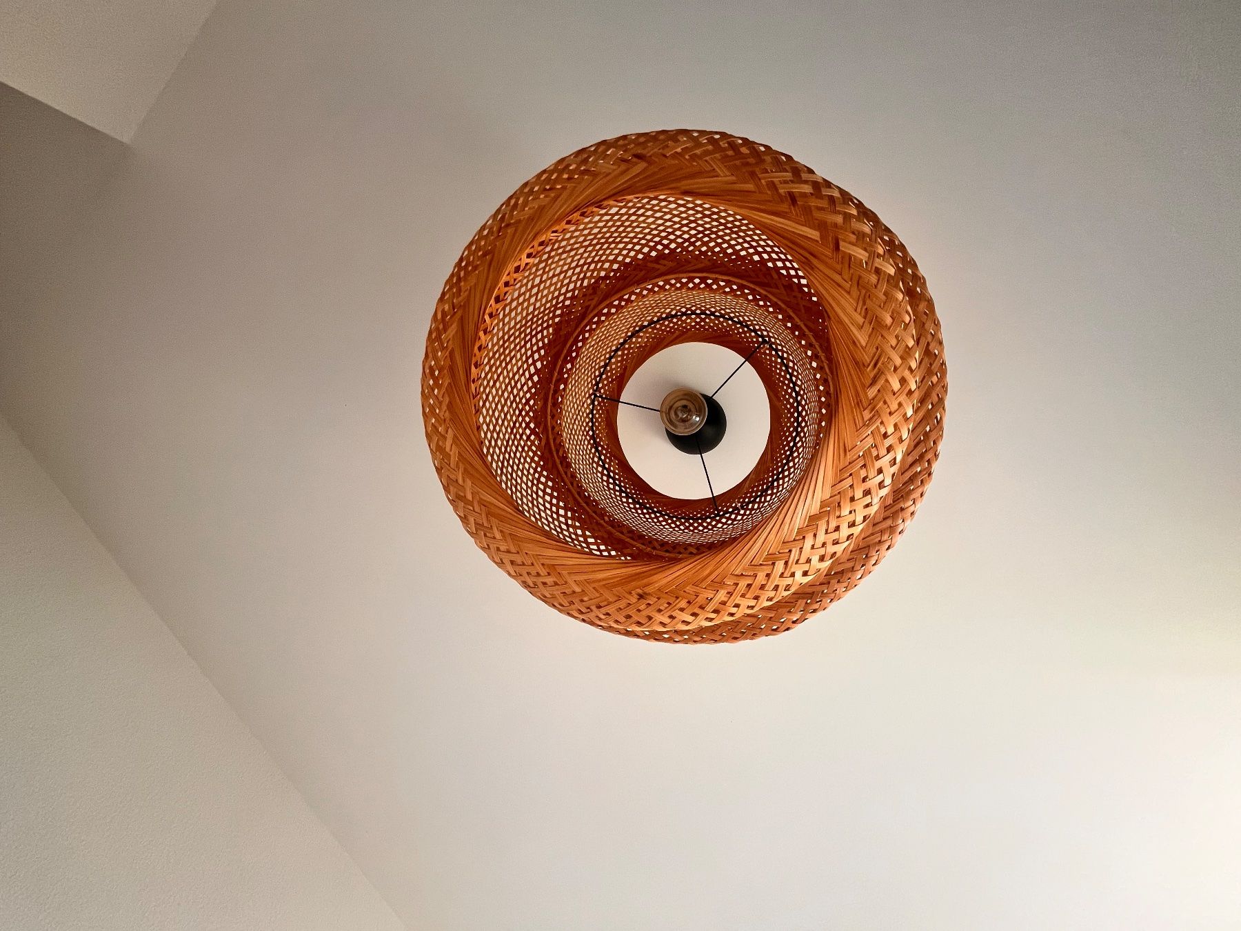Ikea Lampadari & plafoniere: Lustre IKEA  SINNERLIG 50cm en bambou – Usato da Fribourg venduto da Mikassassa 2