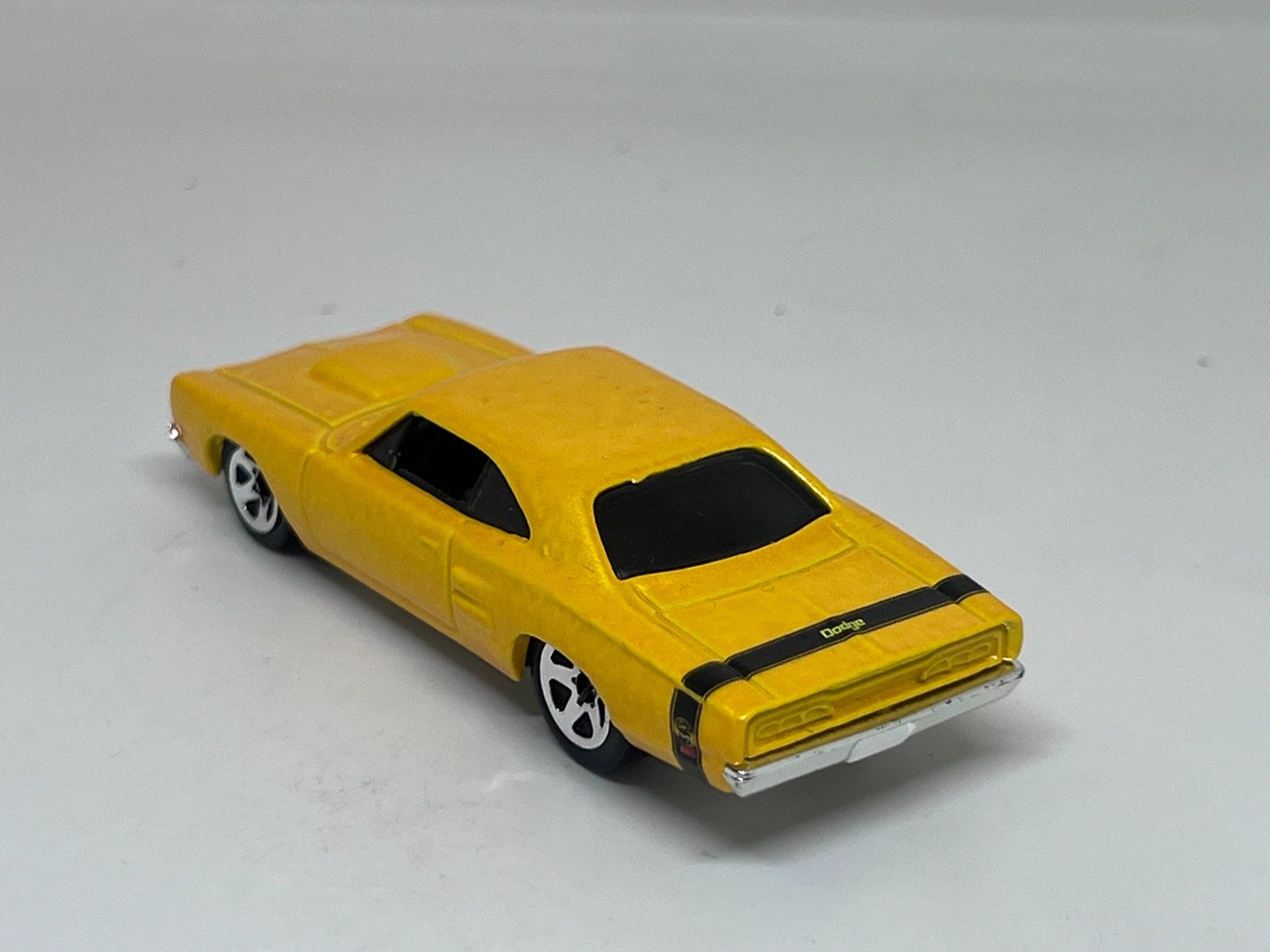 Hot Wheels Modellini d'auto: Hot Wheels '69 Dodge Coronet Super Bee – Nuovo (secondo la descrizione) da Wildegg venduto da LaaBoutique 2