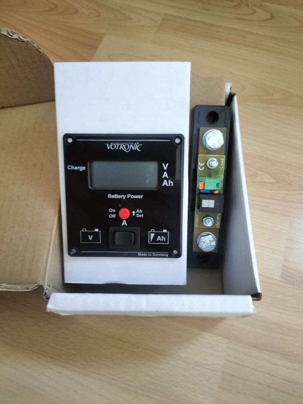 Votronic Componenti elettronici: Votronic LCD-Batterie-Computer mit Shunt 100A – Nuovo (secondo la descrizione) da Geuensee venduto da Megi45 4